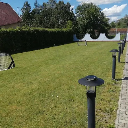 In Balatonmariafuerd Mit Terrasse, Grill Und Garten * Balatonmáriafürdő