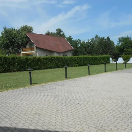 In Balatonmariafuerd Mit Terrasse, Grill Und Garten Balatonmáriafürdő