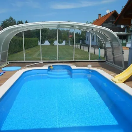 In Balatonmariafuerd Mit Terrasse, Grill Und Garten Balatonmáriafürdő