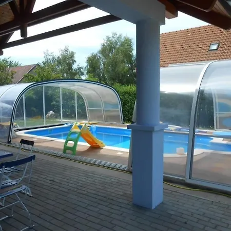 In Balatonmariafuerd Mit Terrasse, Grill Und Garten 度假居 Balatonmáriafürdő