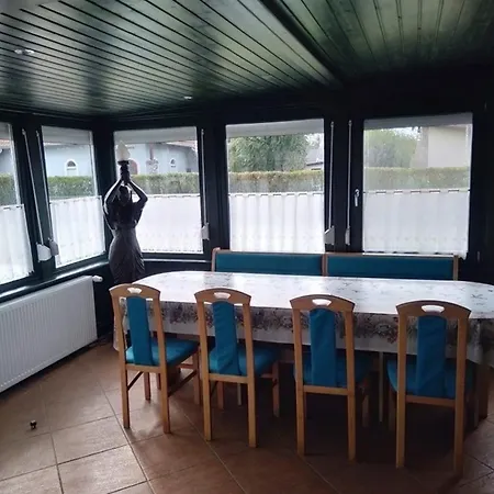 度假居 In Balatonmariafuerd Mit Terrasse, Grill Und Garten